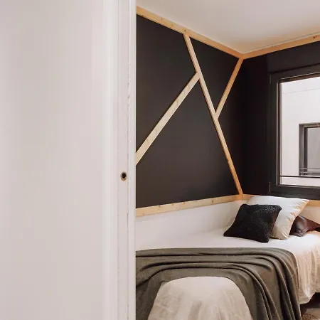 דירה Aneto - 3 Bedrooms In Eixample Esquerra ברצלונה