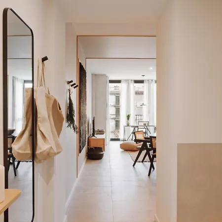 דירה Aneto - 3 Bedrooms In Eixample Esquerra ברצלונה
